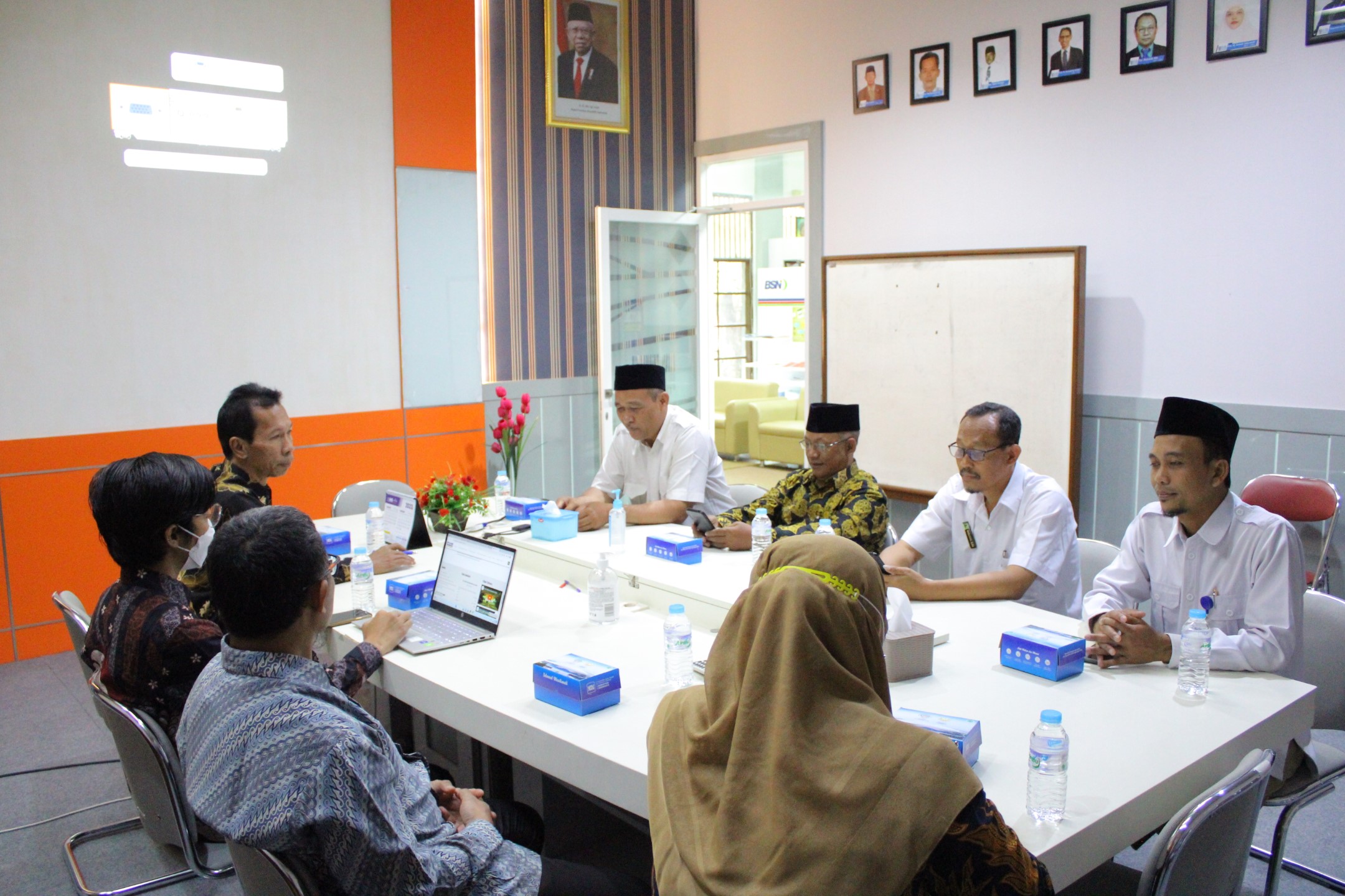 Cita-cita ingin menjadikan Perpustakaan yang adaptif K2S SMP Muhammadiyah se-Kabupaten Klaten melakukan kunjungan ke Perpustakaan UMS