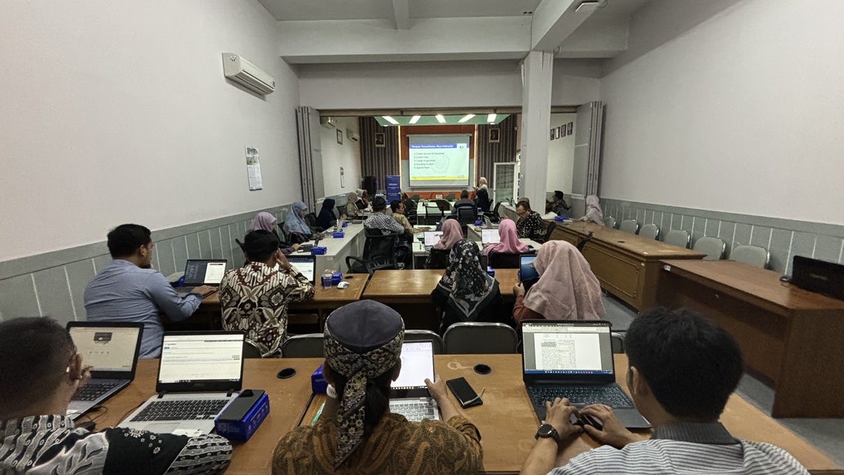 Dosen UMS Dapatkan Pelatihan Turnitin, Begini Cara Cegah Plagiarisme