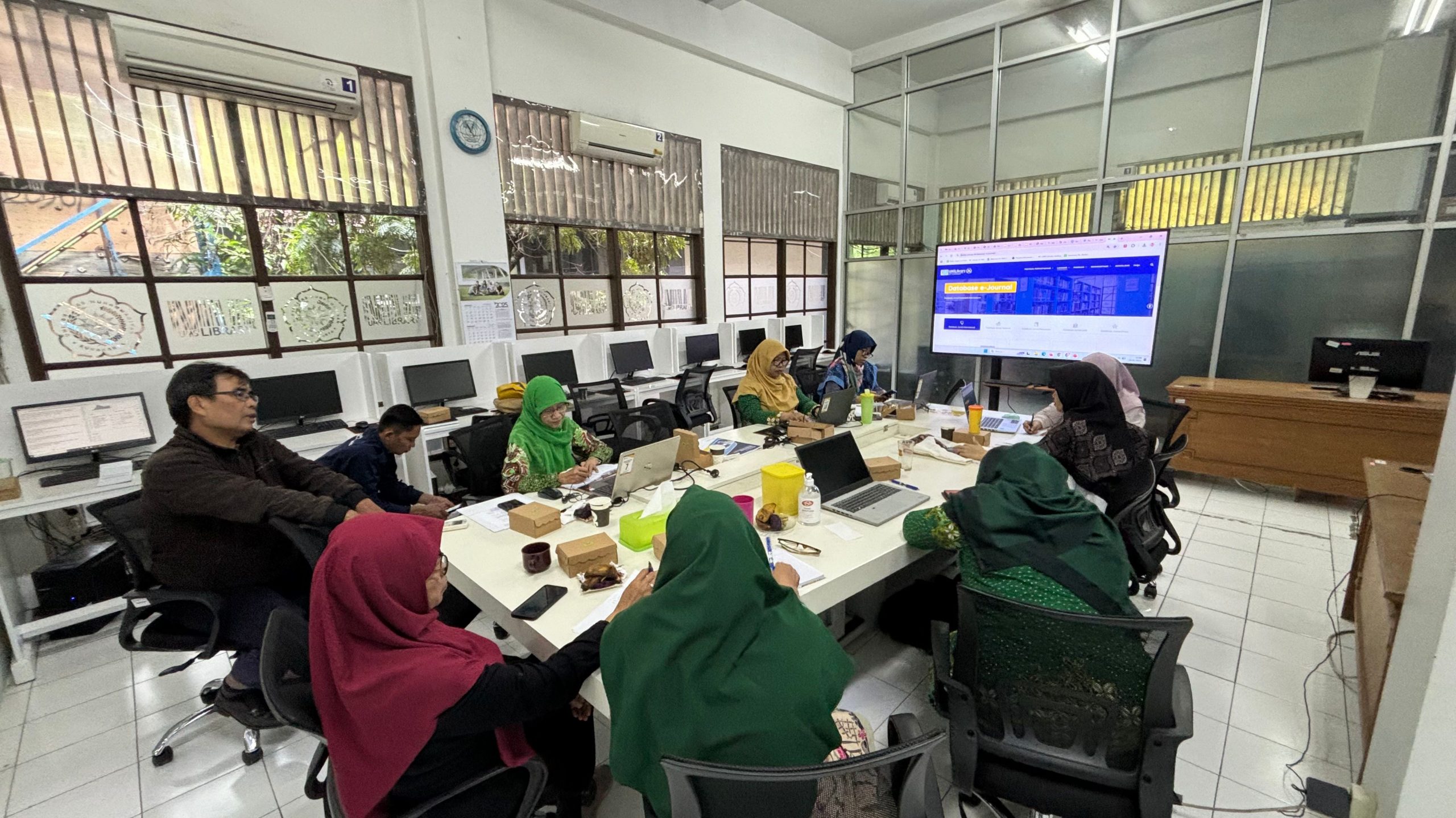 Bukan Hanya Belajar, Tapi Juga Menulari: Sharing Session Pustakawan UMS