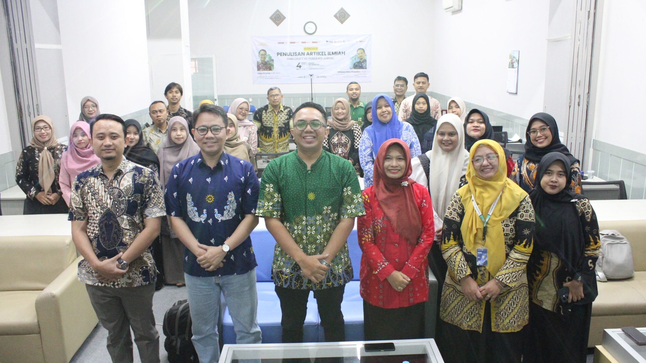 Tingkatkan Kompetensi Pustakawan, FPPTMA Korwil Jateng UTB Gelar Workshop Pelatihan Penulisan Karya Ilmiah: Dari Draft ke Publikasi Jurnal dan Pelantikan Pengurus di UMS