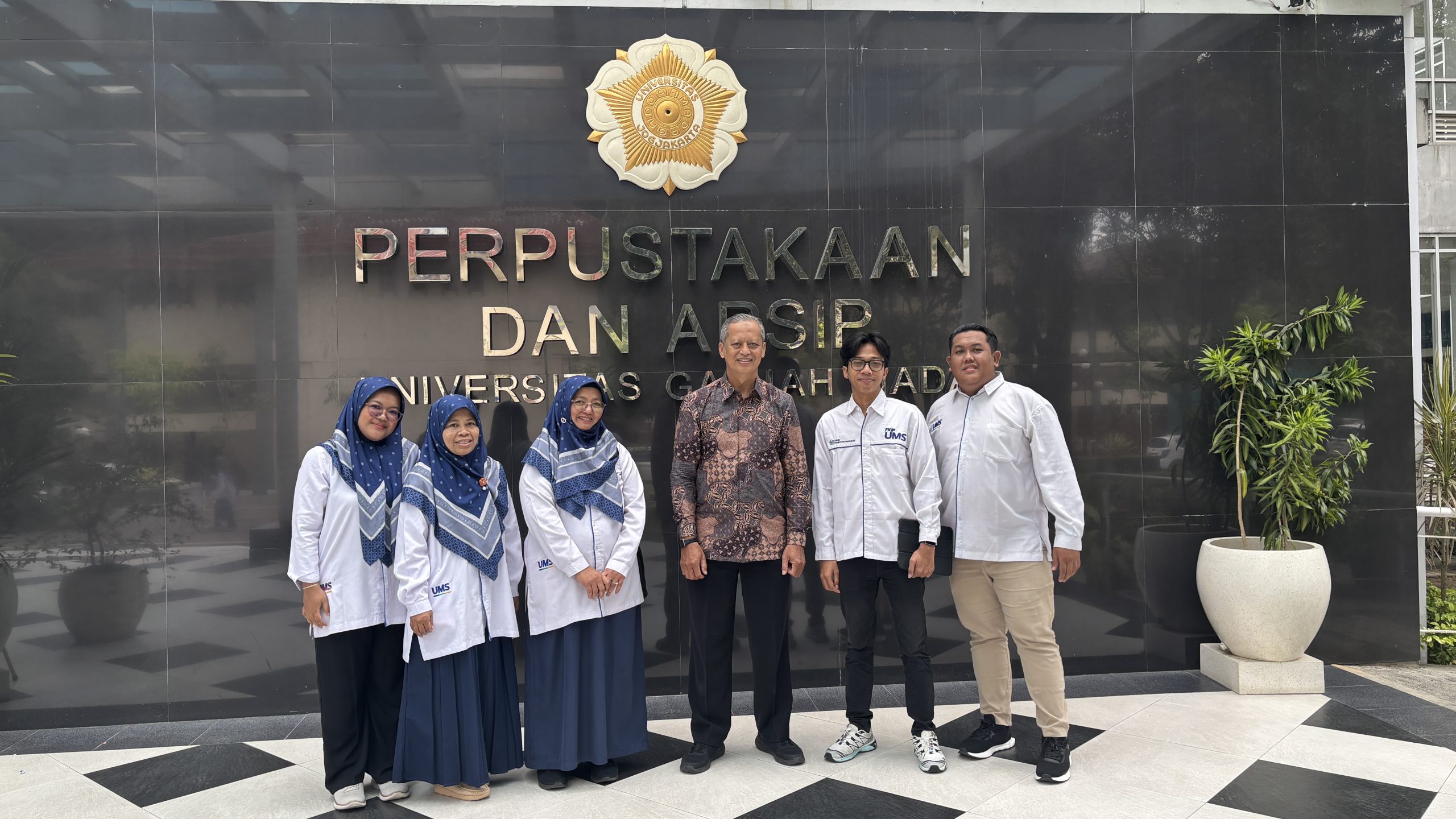 Tingkatkan Kualitas Layanan, UPT Perpustakaan dan Layanan Digital UMS Lakukan Benchmarking ke UGM