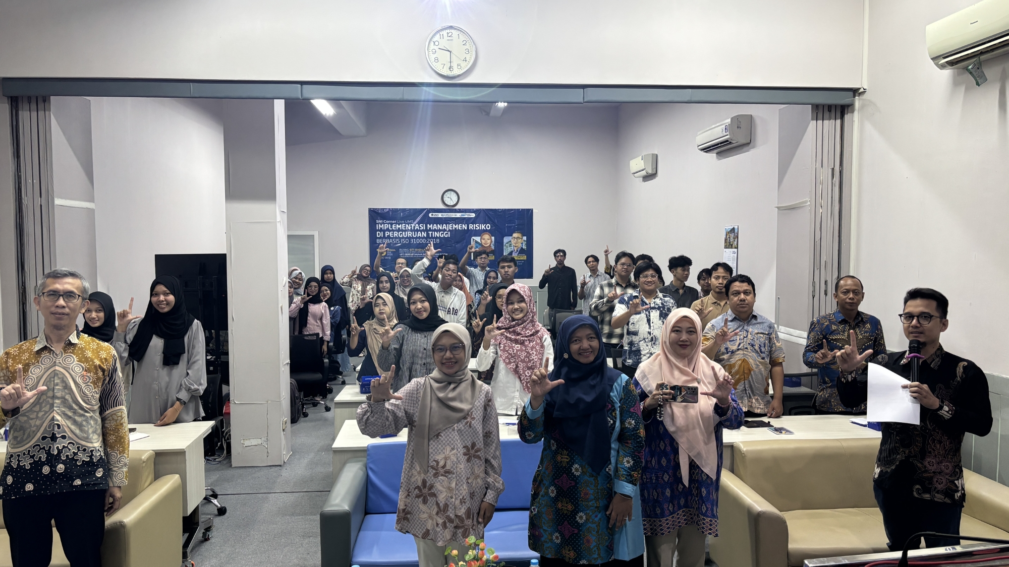 Perkuat Tata Kelola, UPT Perpustakaan dan Layanan DIgital UMS Gelar SNI Live Corner Hybrid Bahas Implementasi Manajemen Risiko Berbasis ISO 31000:2018